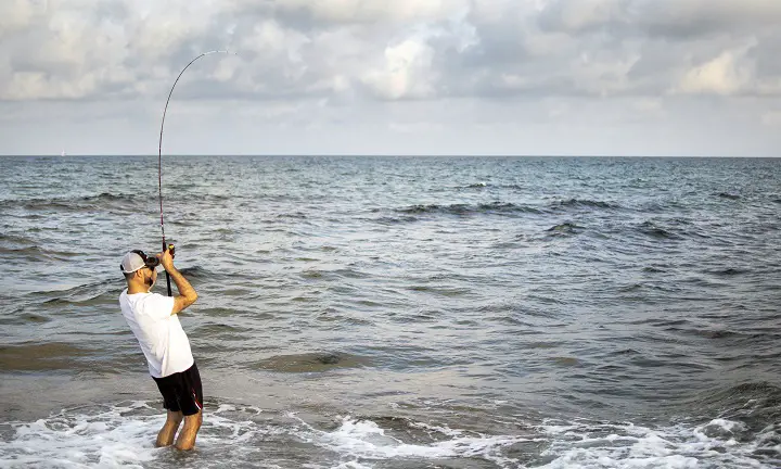 Pros and Cons of Surf Fishing Rods