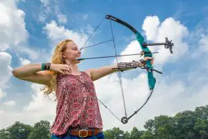 13 Best Youth Compound Bows for Kids Who Adore Archery