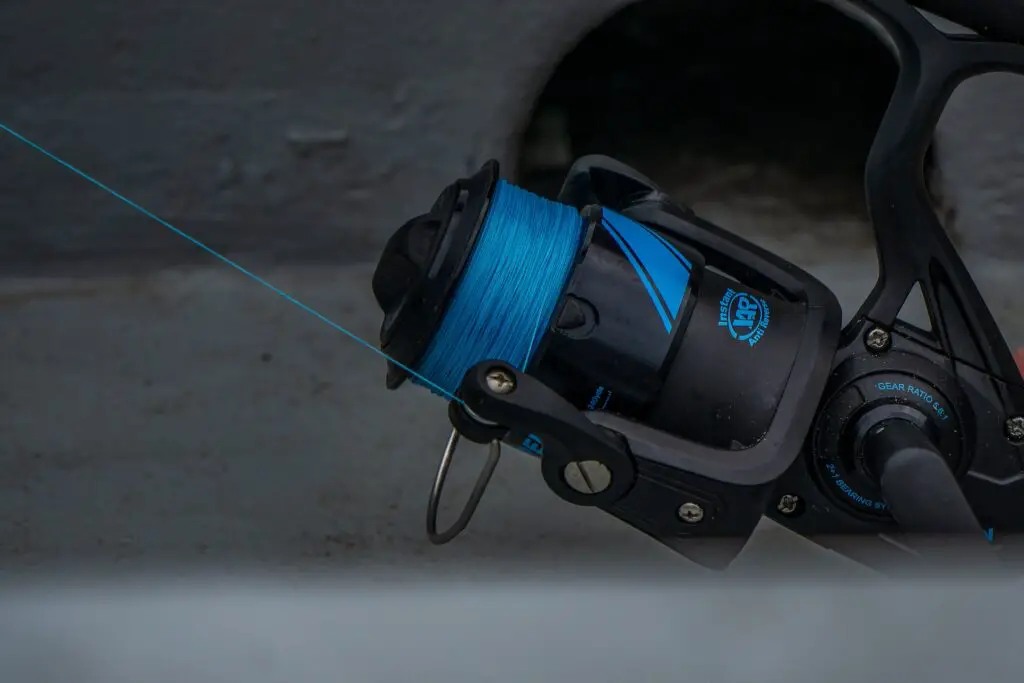 A blue fishing braided line that is best using in clear water